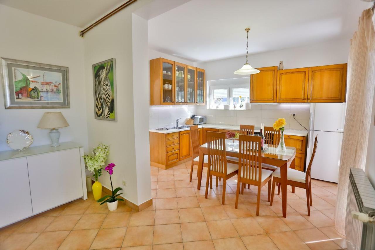 Apartman Stipic 1 Baska Voda Bagian luar foto